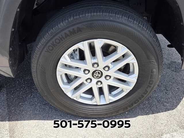 Used 2023 Toyota Tundra SR5 w/ SR5 Convenience Package AWD/4WD image 17