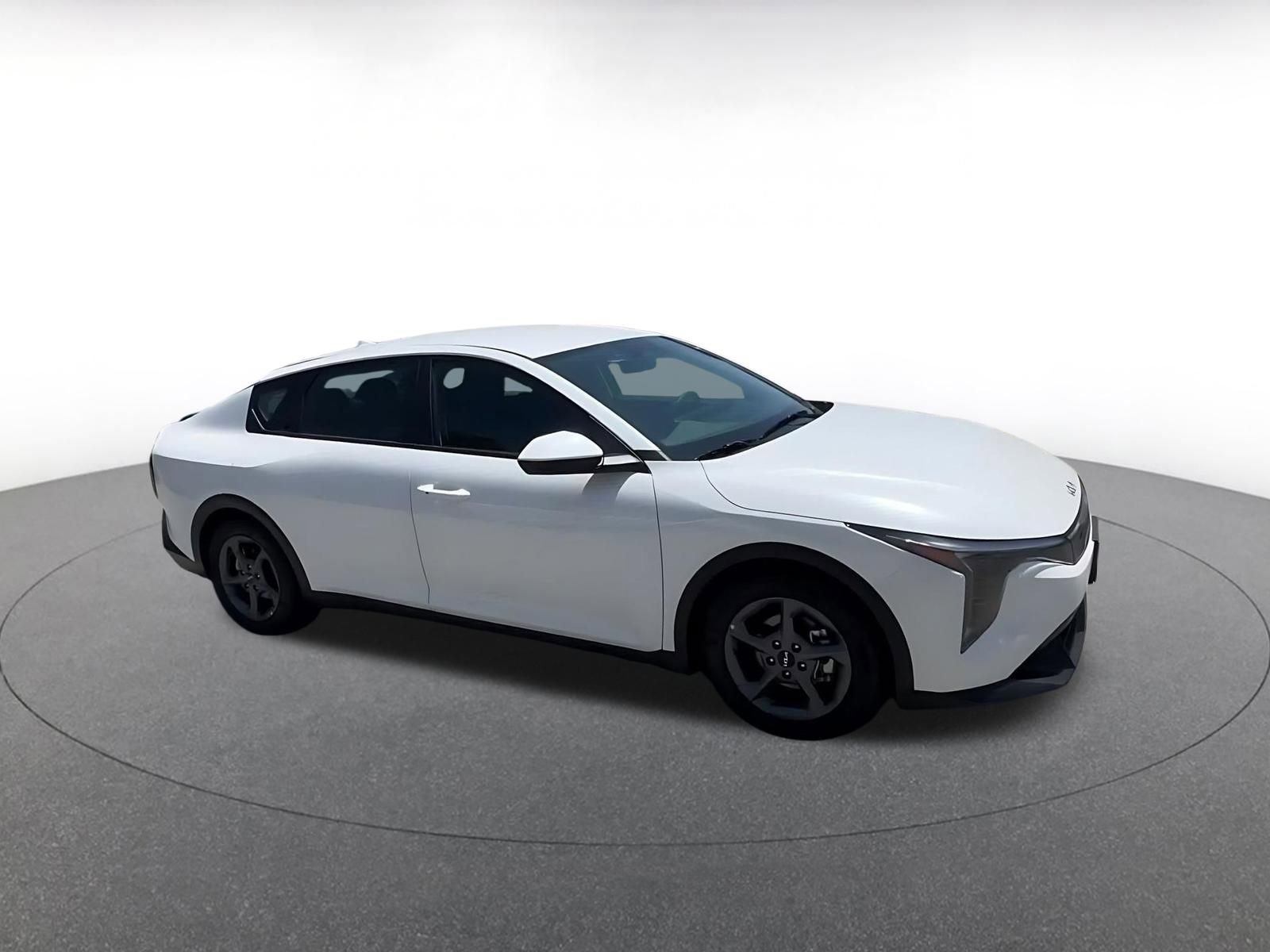 Used 2025 Kia K4 FWD image 2