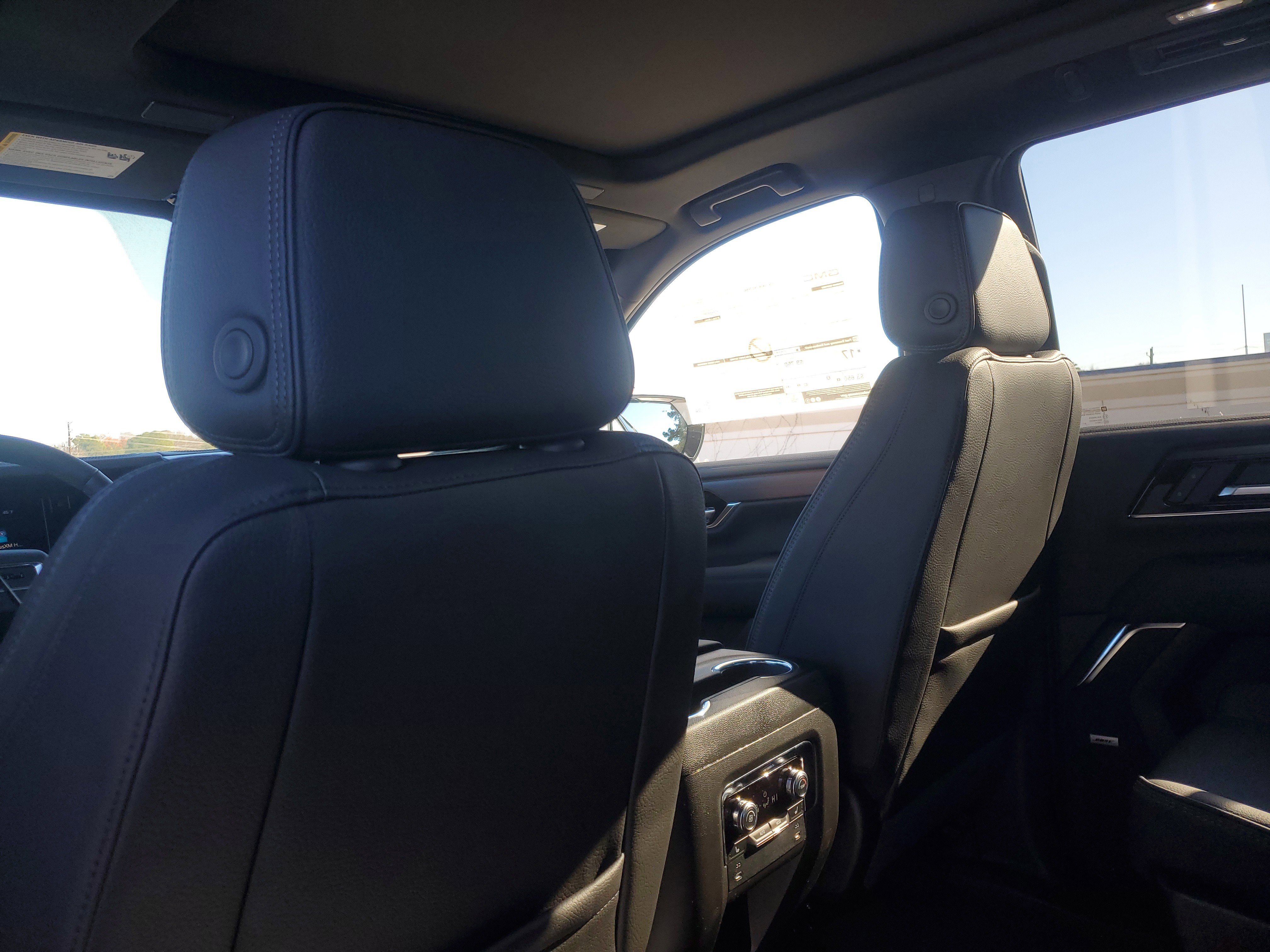 New 2026 GMC Yukon Denali w/ Sun & Power Step Package image 8