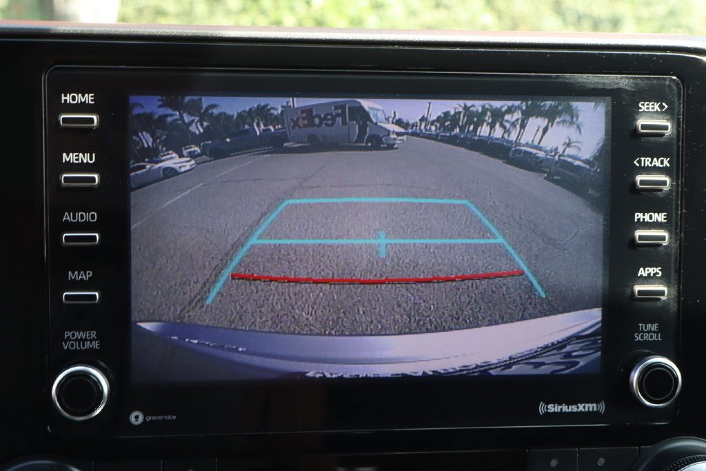 Used 2021 Toyota Highlander L FWD image 34
