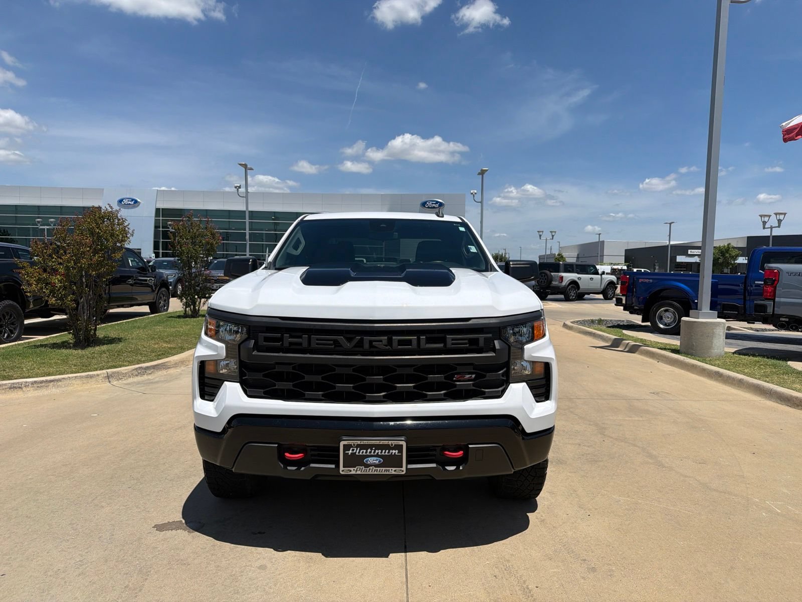 Used 2022 Chevrolet Silverado 1500 Custom Trail Boss AWD/4WD image 9