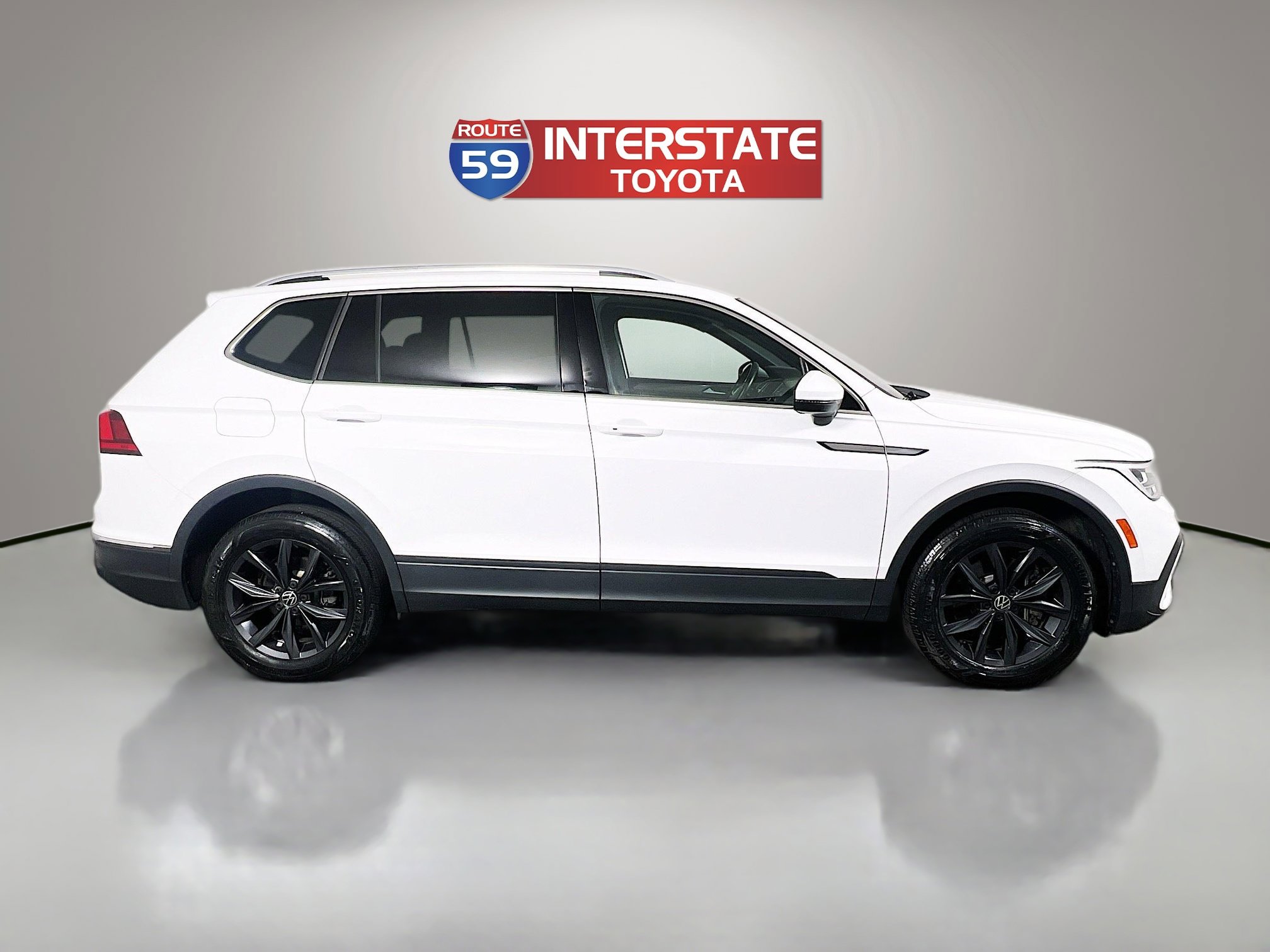Used 2022 Volkswagen Tiguan SE AWD/4WD image 8