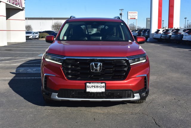 Used 2025 Honda Pilot Elite image 2