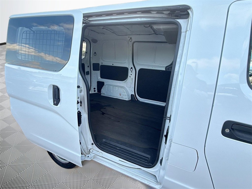 Used 2021 Nissan NV200 S w/ Sliding Door Glass Package image 25