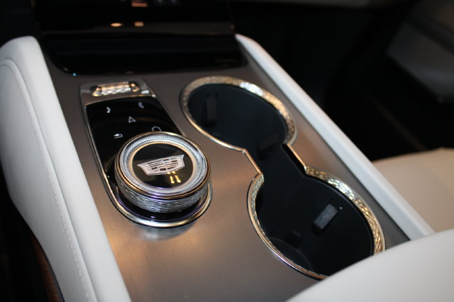 New 2027 Cadillac Vistiq Luxury AWD/4WD image 22