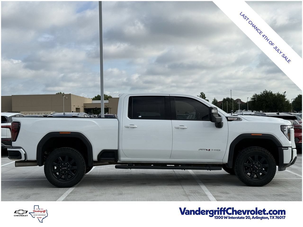 Certified 2025 GMC Sierra 2500 AT4 AWD/4WD image 3