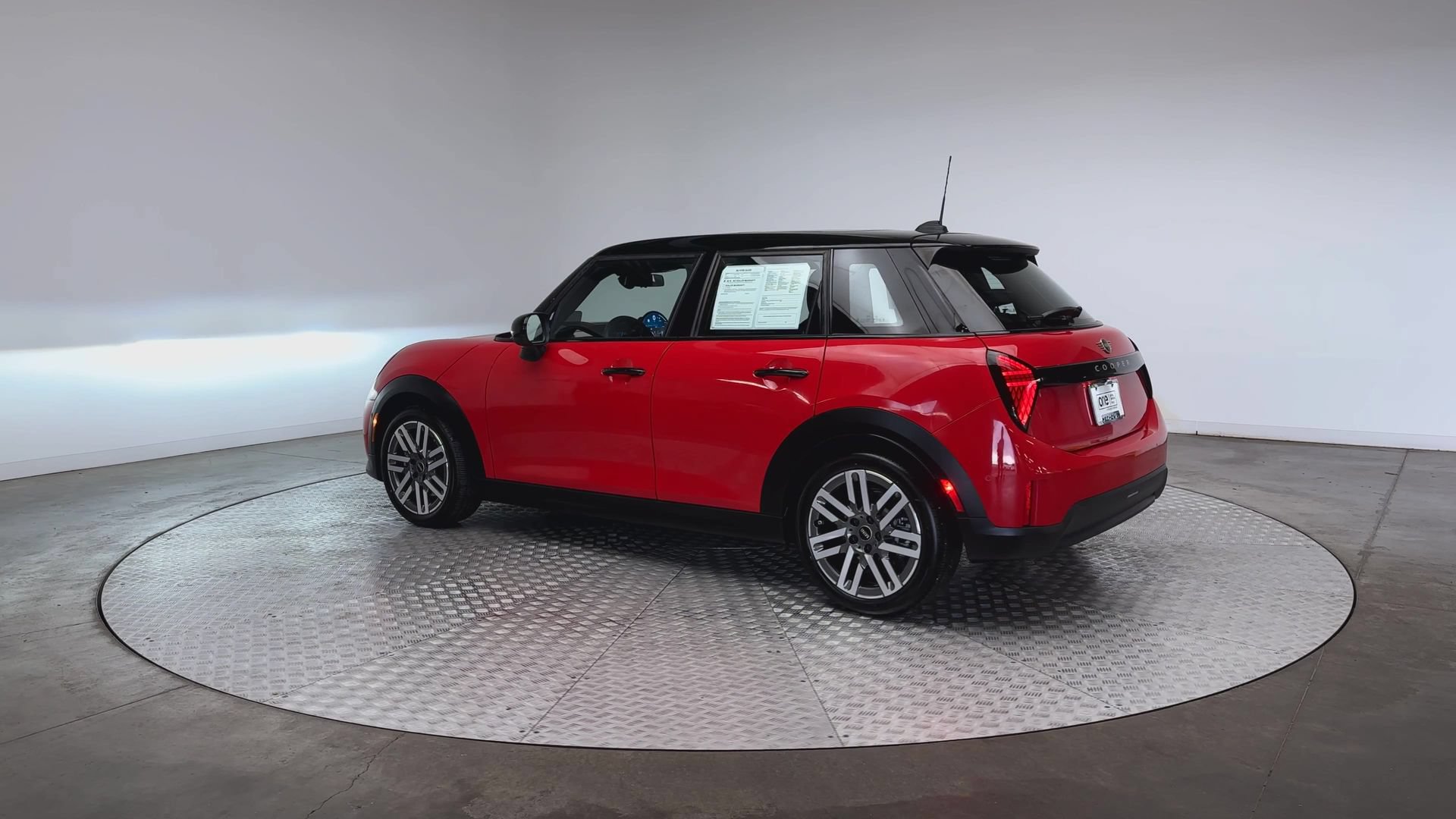 Used 2026 MINI Cooper 4-Door Hardtop FWD image 6