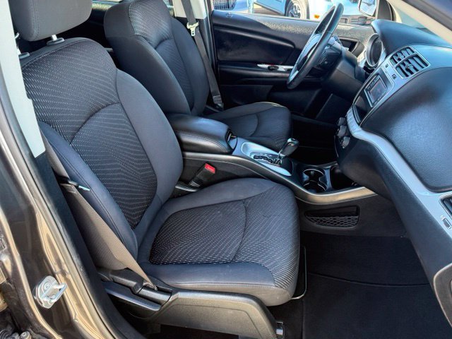 Used 2018 Dodge Journey SE w/ Connectivity Group FWD image 29