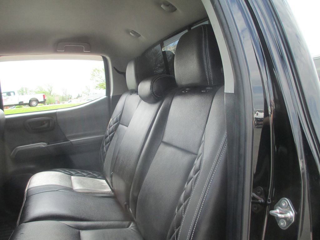 Used 2019 Toyota Tacoma SR5 AWD/4WD image 21