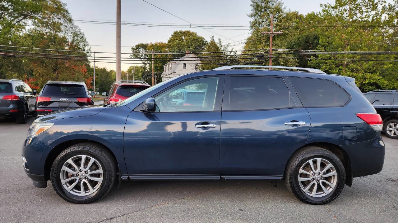Used 2015 Nissan Pathfinder SV w/ Cargo Package image 8