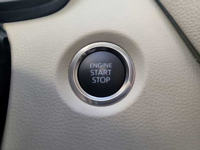 Used 2025 Toyota Corolla LE w/ Convenience Package image 27