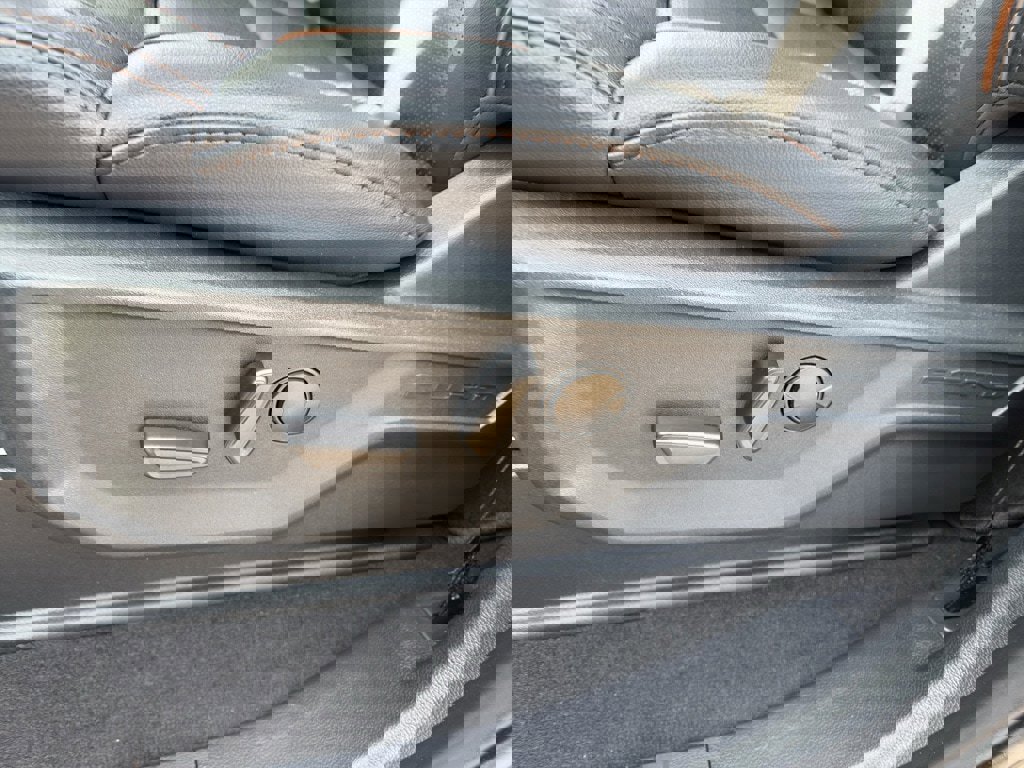 New 2026 Ford F350 Lariat w/ Black Appearance Package image 24