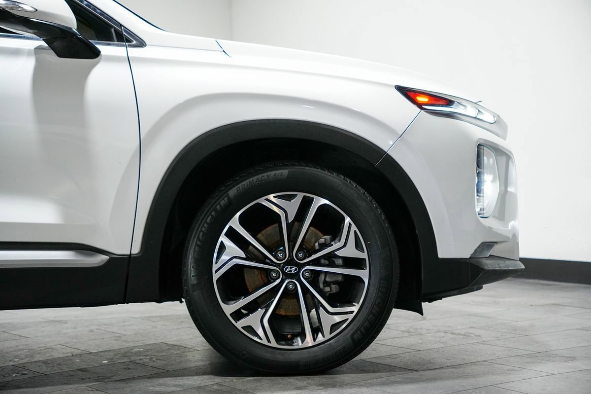 Used 2019 Hyundai Santa Fe Limited FWD image 9