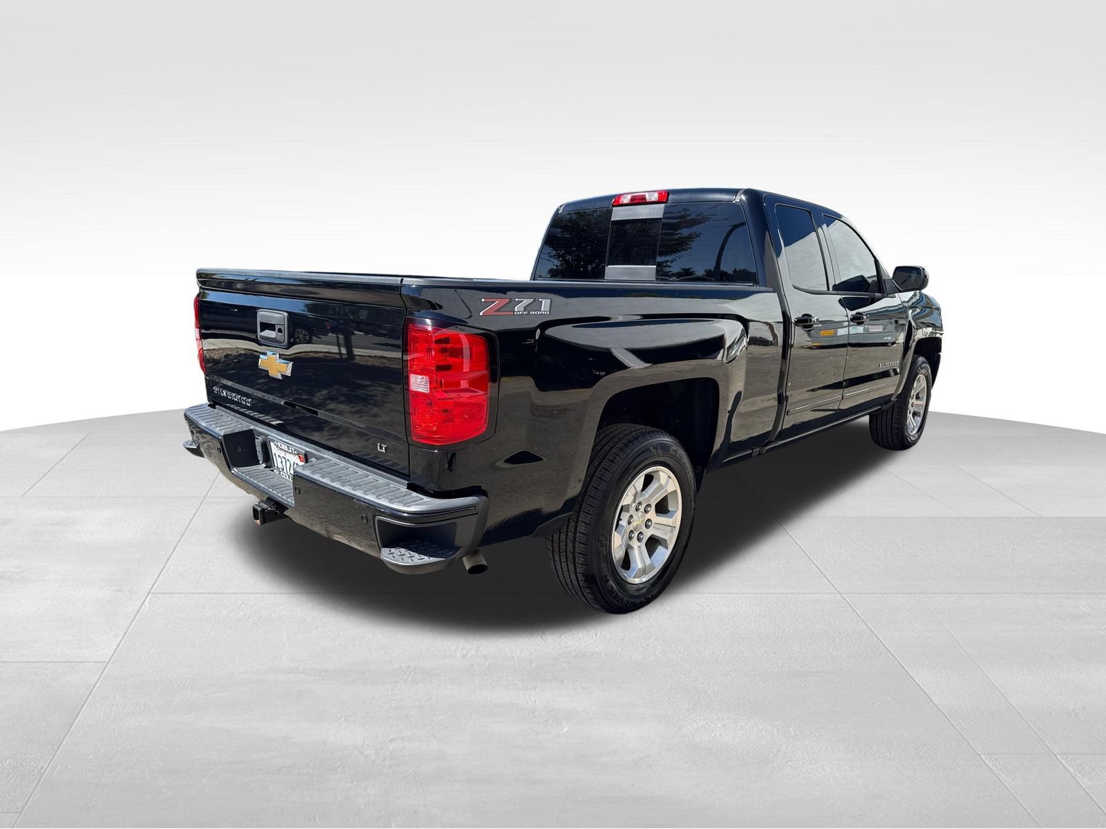 Used 2018 Chevrolet Silverado 1500 LT w/ All Star Edition AWD/4WD image 5