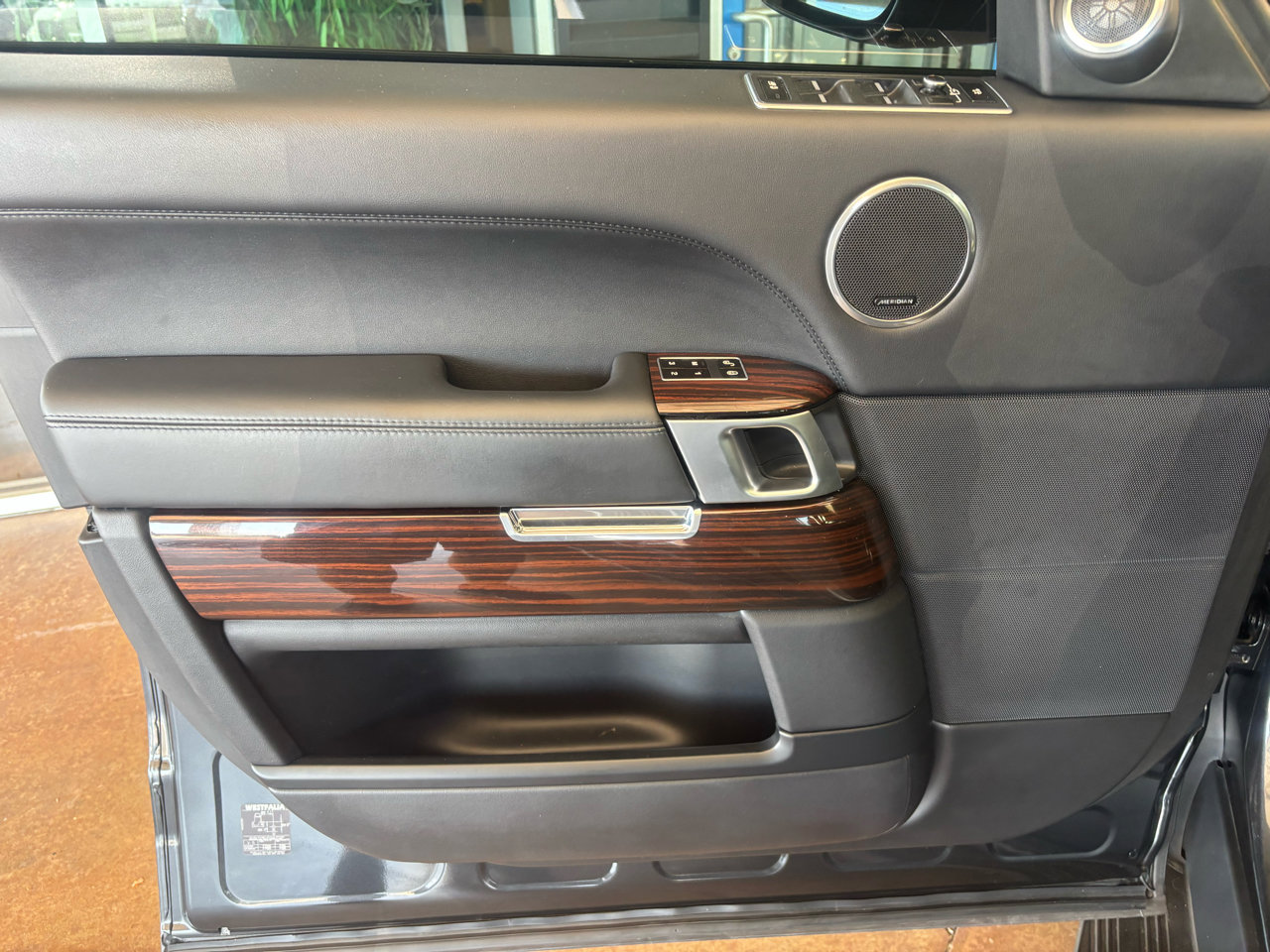 Used 2014 Land Rover Range Rover Supercharged image 18