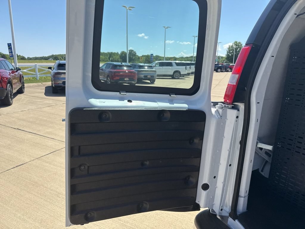 New 2025 Chevrolet Express 2500 w/ Driver Convenience Package RWD image 27