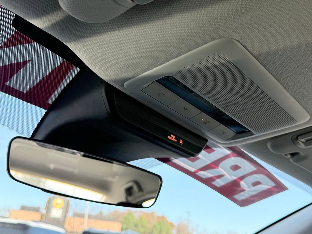 Used 2023 MAZDA MAZDA3 s image 21