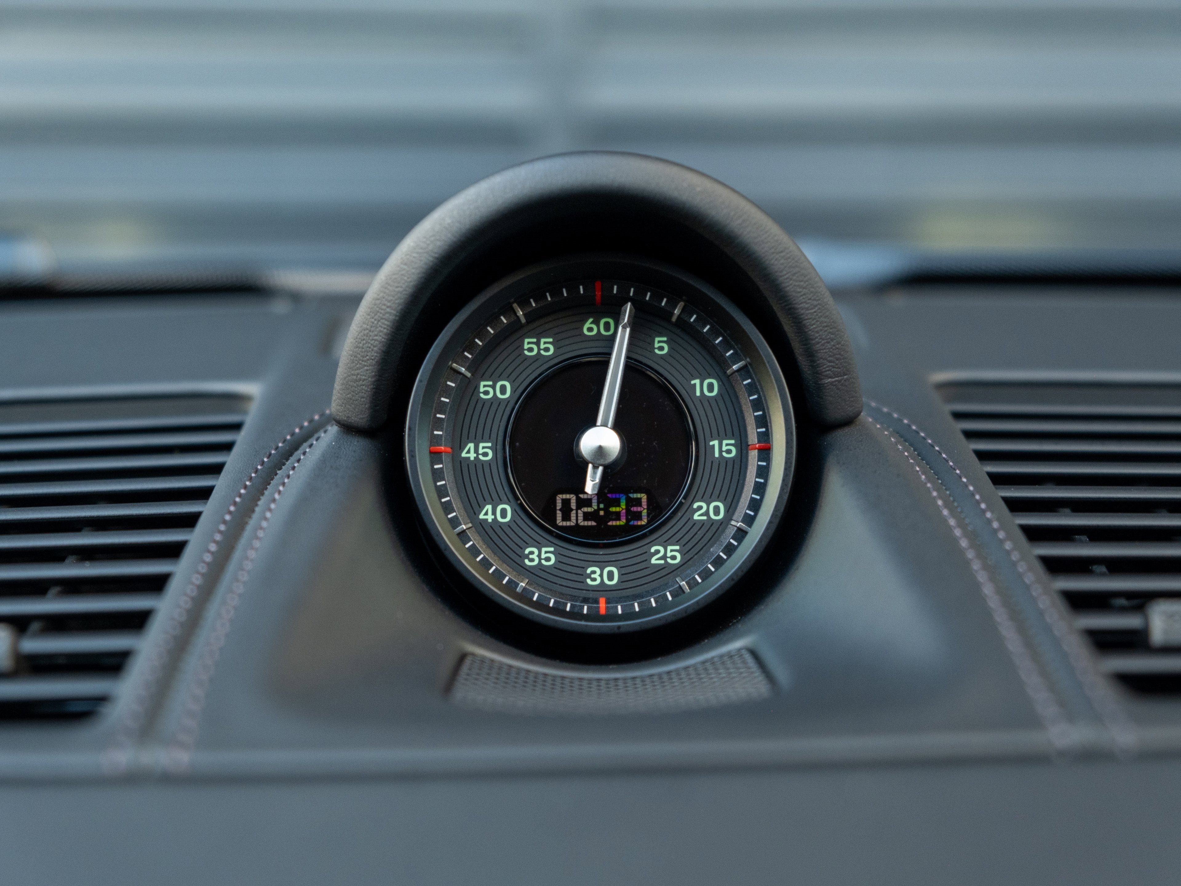 Certified 2025 Porsche 911 Turbo image 33