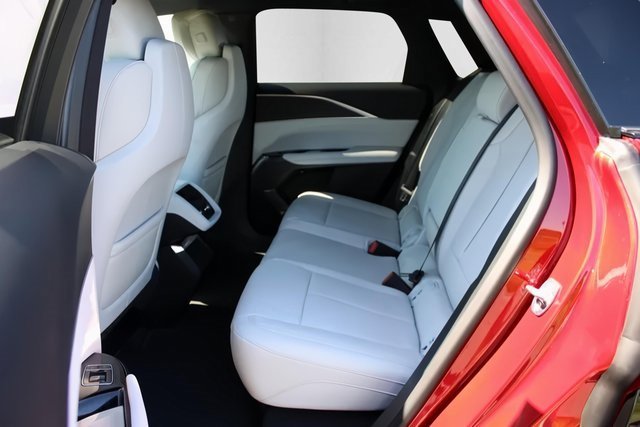 New 2025 Cadillac Lyriq Luxury image 18