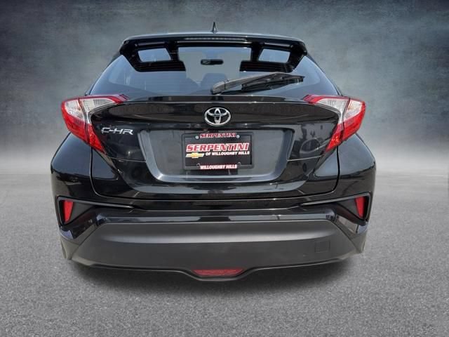 Used 2018 Toyota C-HR XLE FWD image 8