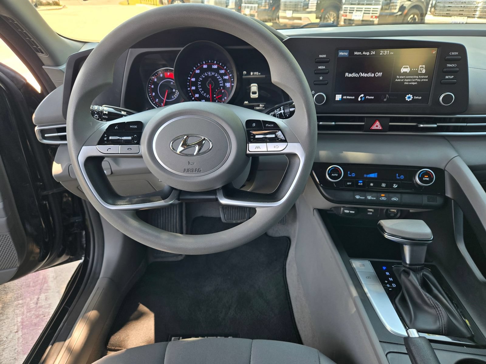 Used 2021 Hyundai Elantra SEL FWD image 10