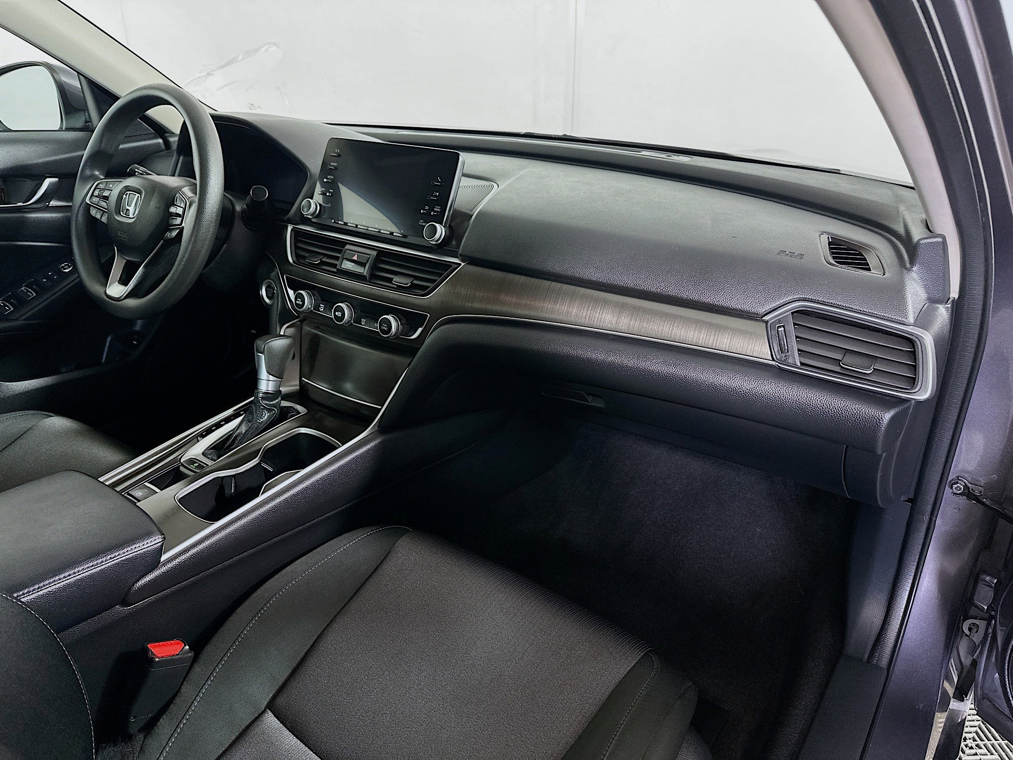 Used 2018 Honda Accord LX image 27