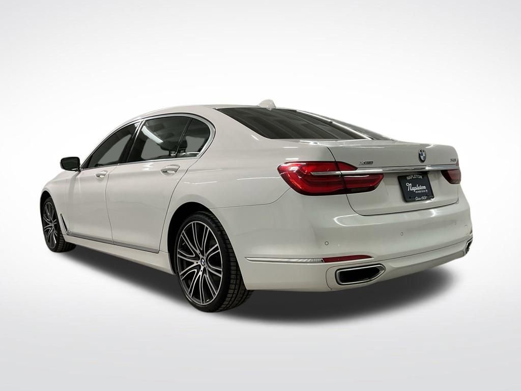 Used 2018 BMW 740i xDrive image 2