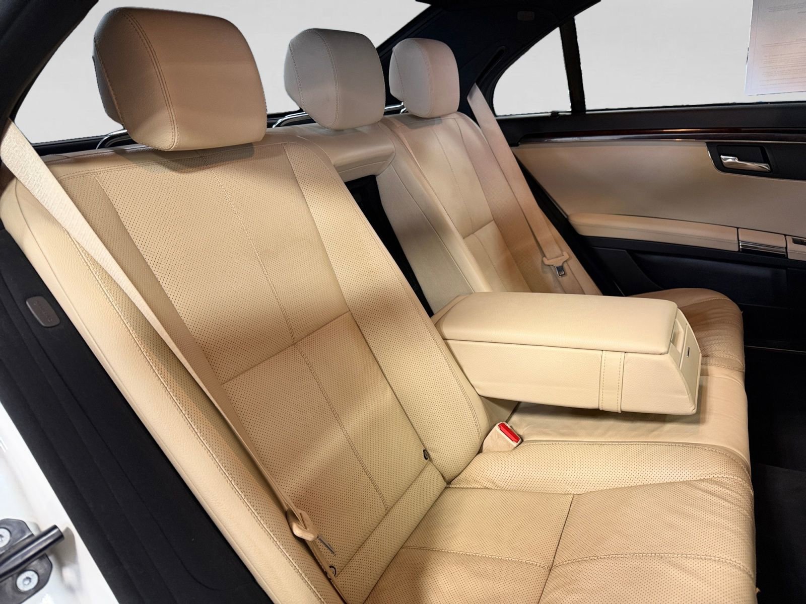 Used 2009 Mercedes-Benz S 550 image 25