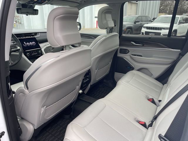 Used 2022 Jeep Grand Cherokee Overland w/ Luxury Tech Group IV image 13