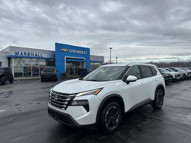 Used 2024 Nissan Rogue SV image 34