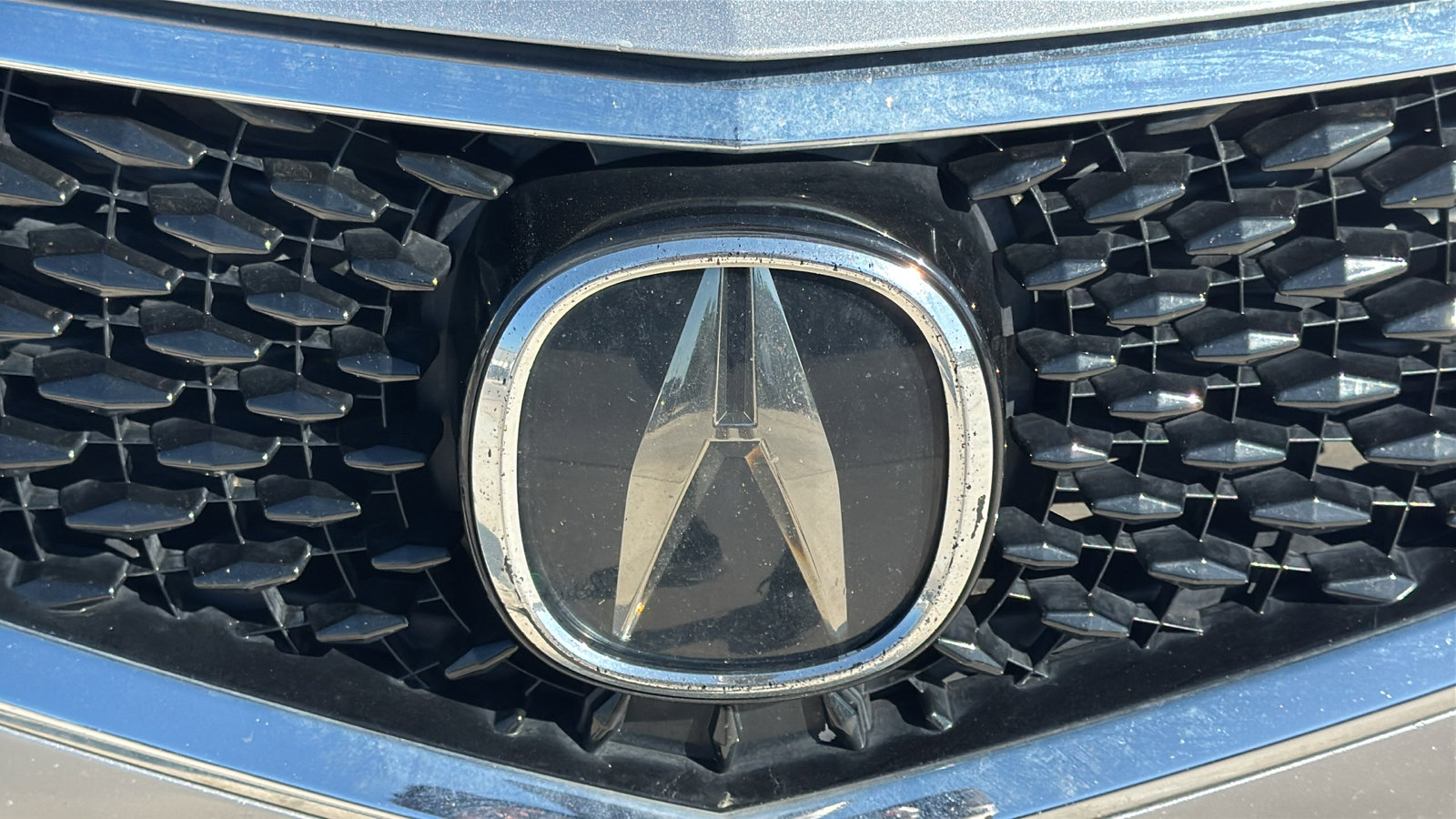 Used 2018 Acura TLX V6 w/ Technology Package FWD image 2