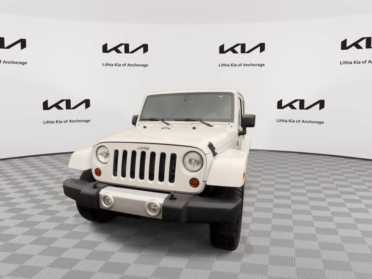 Used 2012 Jeep Wrangler Unlimited Sahara AWD/4WD image 4