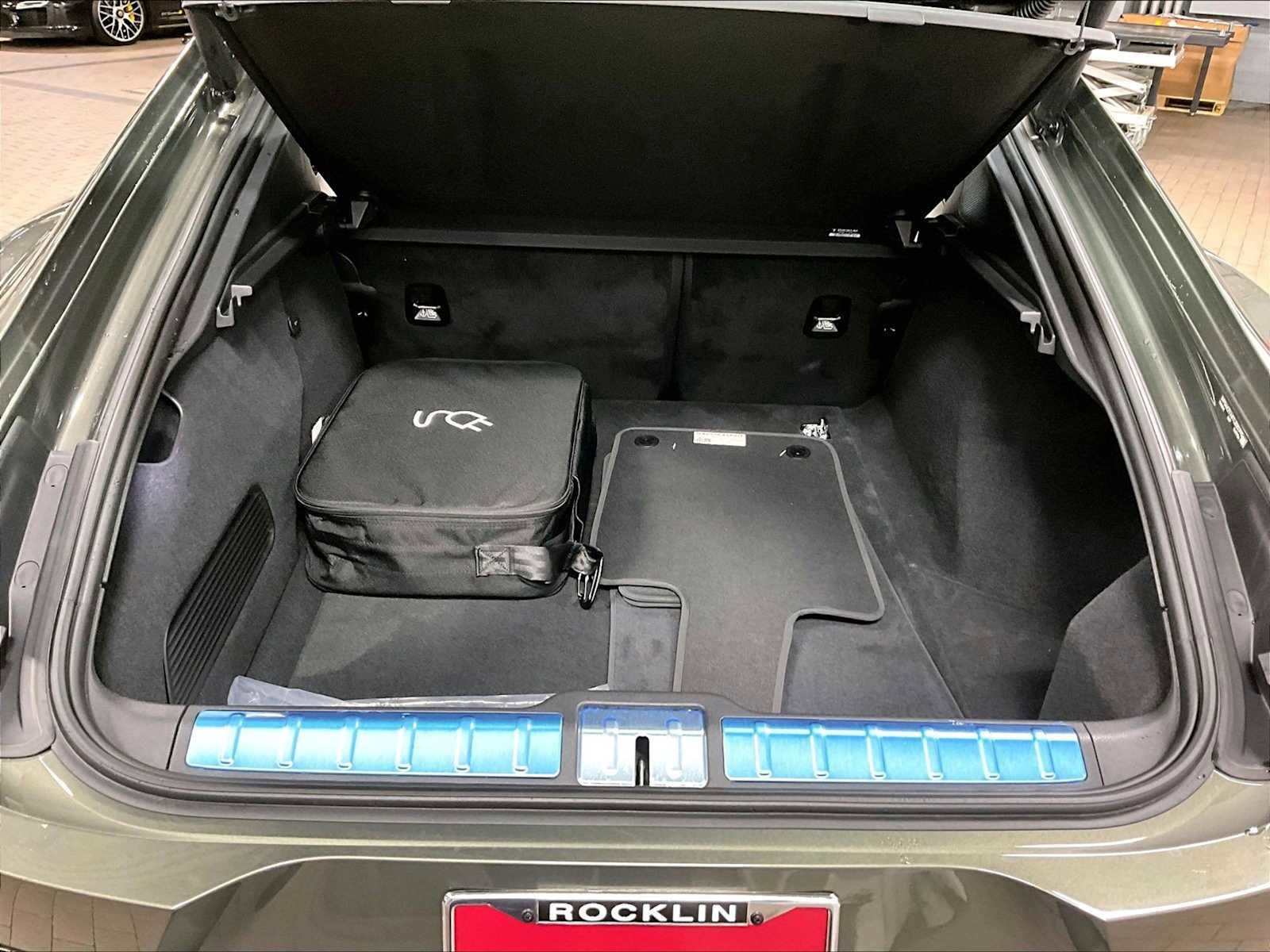 Used 2026 Porsche Panamera 4 image 42