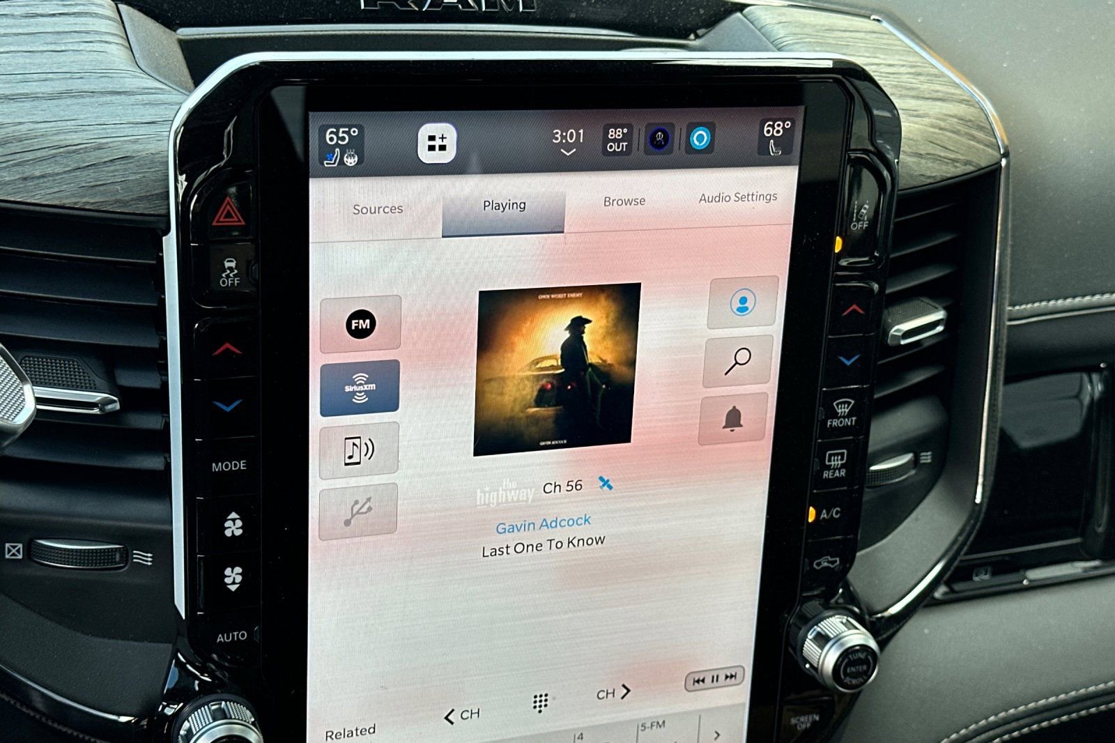 Used 2025 RAM 3500 Limited image 21