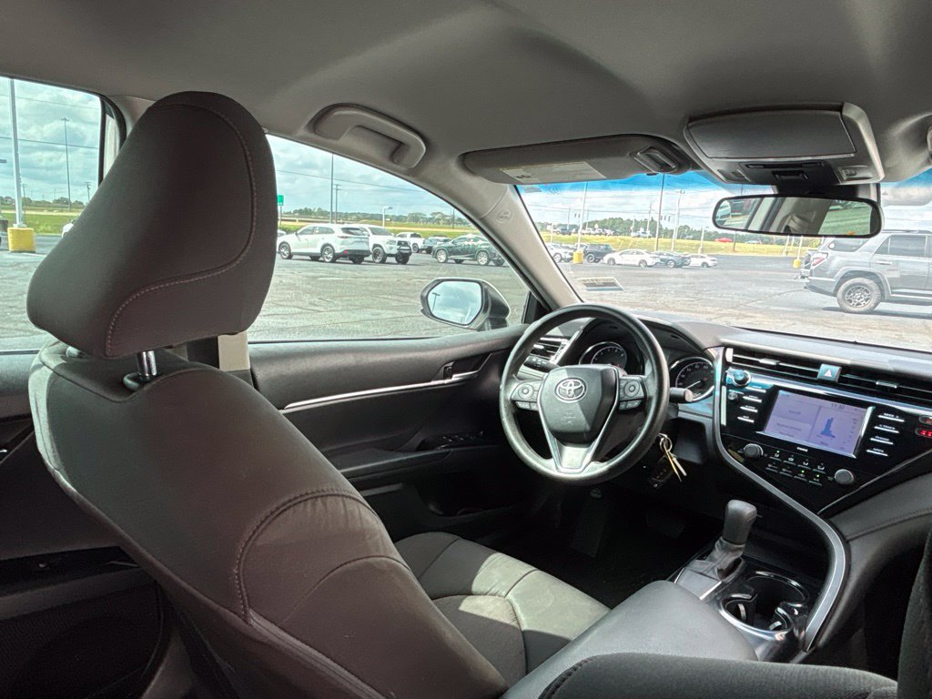 Used 2020 Toyota Camry LE FWD image 27