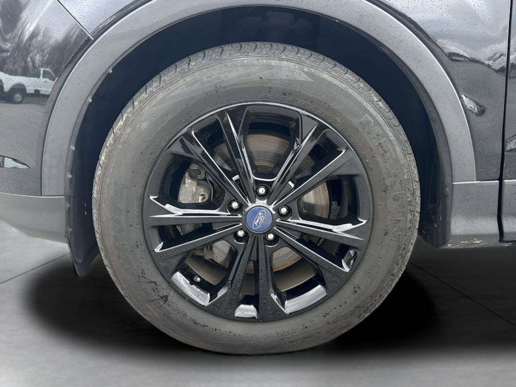 Used 2018 Ford Escape SEL image 19