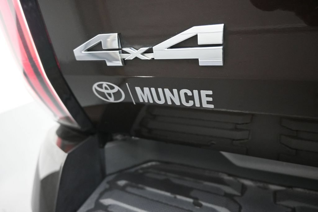 Used 2024 Toyota Tundra Limited AWD/4WD image 37