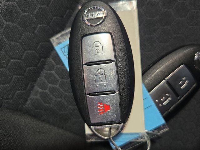 Used 2015 Nissan Juke SV w/ Technology Package AWD/4WD image 40