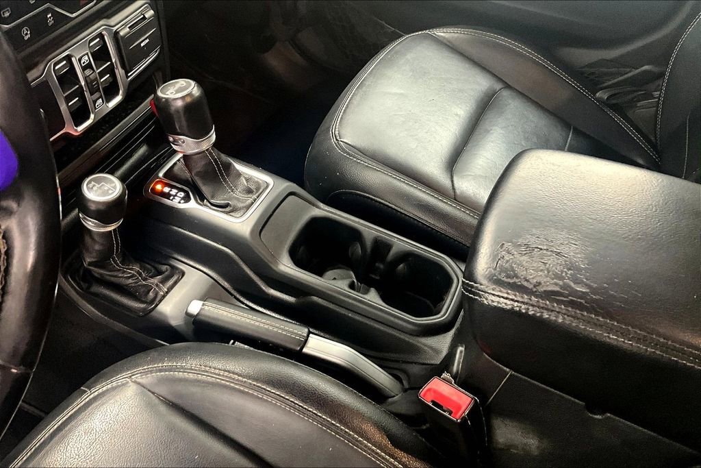 Used 2020 Jeep Wrangler Unlimited Sahara AWD/4WD image 13