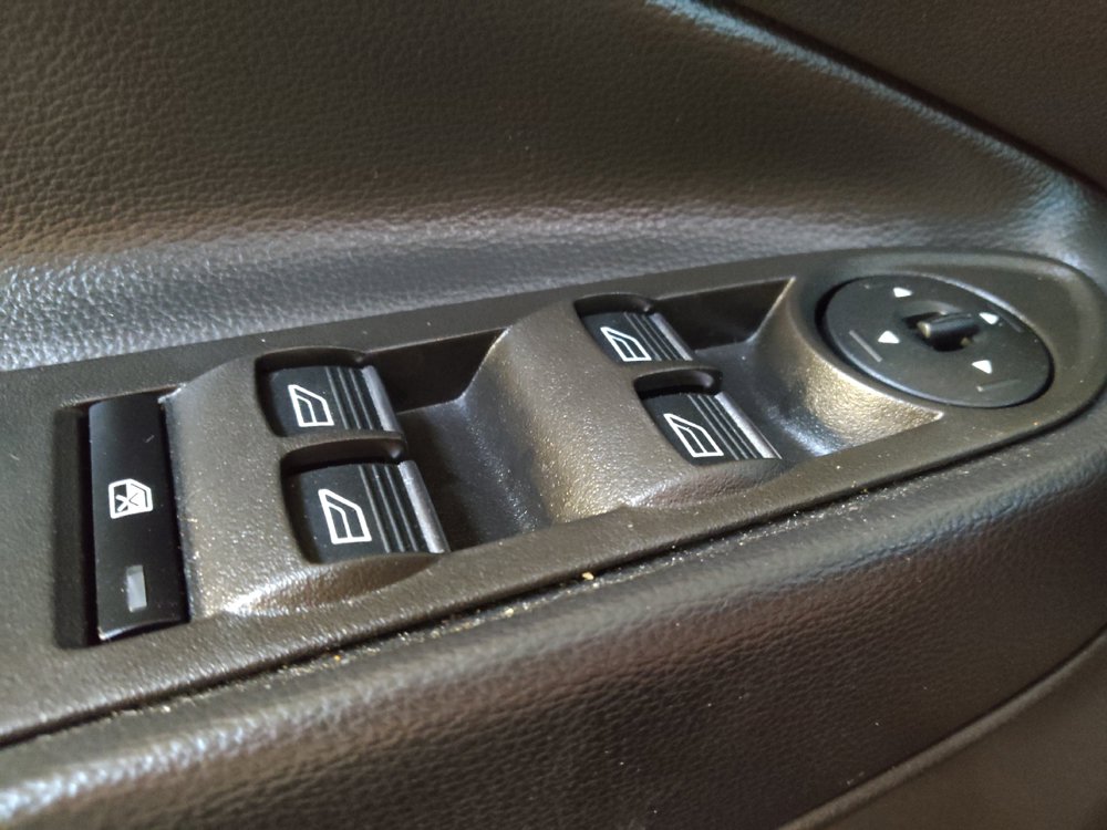 Used 2019 Ford Escape SE FWD image 27