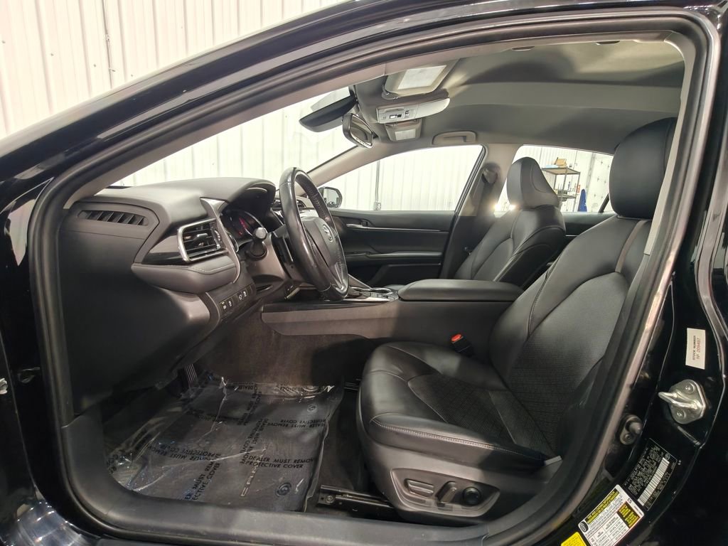 Used 2020 Toyota Camry XSE image 30