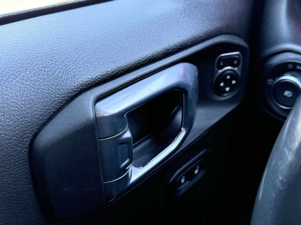 Used 2021 Jeep Wrangler Unlimited Rubicon w/ Xtreme Recon 35" Tire Package image 11