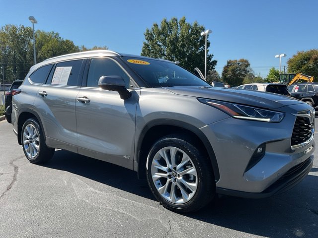 Used 2026 Toyota Highlander Limited AWD/4WD image 5