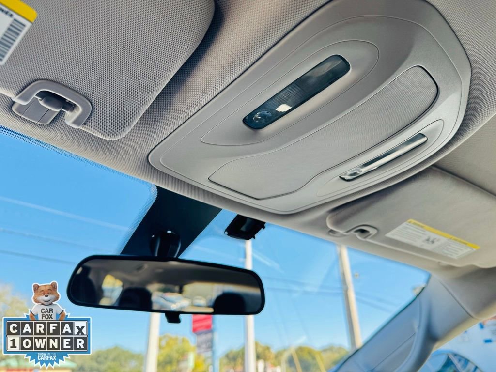 Used 2020 Chrysler Voyager L image 24