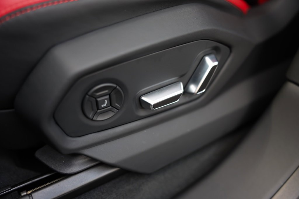 Used 2024 Lamborghini Urus Performante image 46