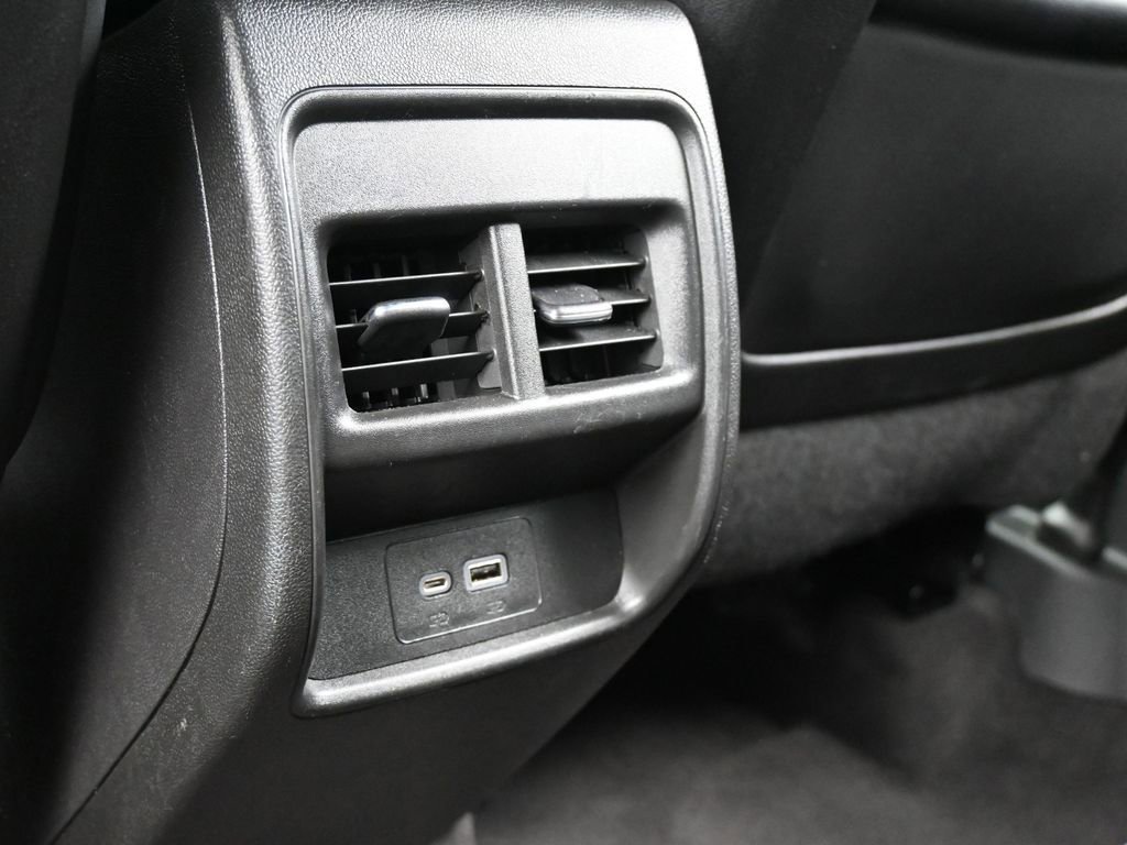 Used 2024 Cadillac XT4 Premium Luxury image 33