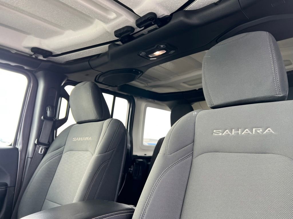 Used 2018 Jeep Wrangler Unlimited Sahara image 26