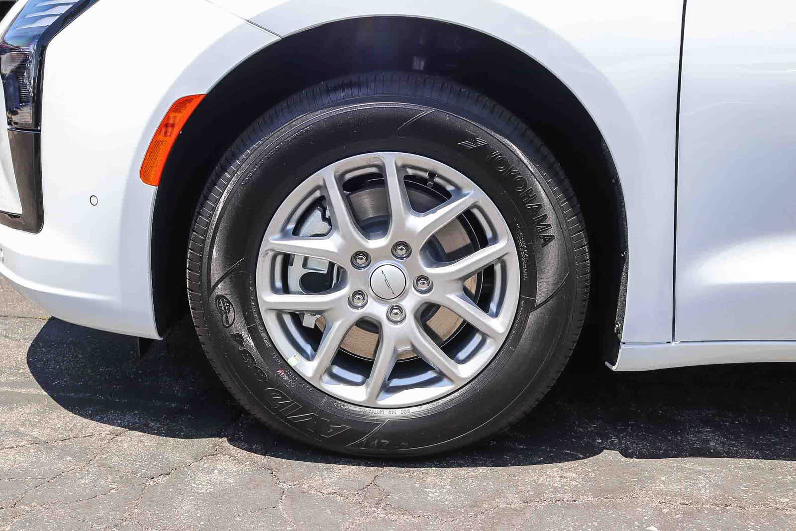 New 2027 Chrysler Pacifica Select FWD image 10