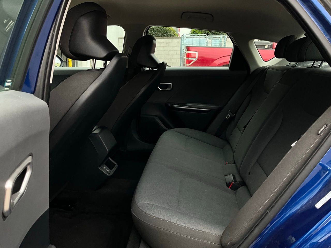 Used 2025 Kia K4 LXS image 11