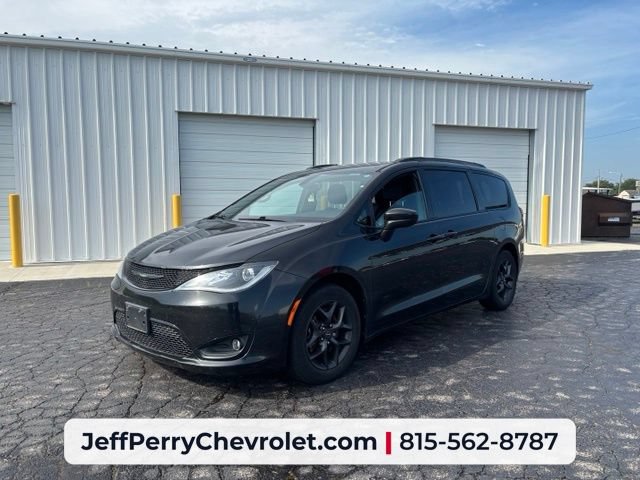 Used 2018 Chrysler Pacifica Touring-L w/ Premium Audio Group FWD image 1